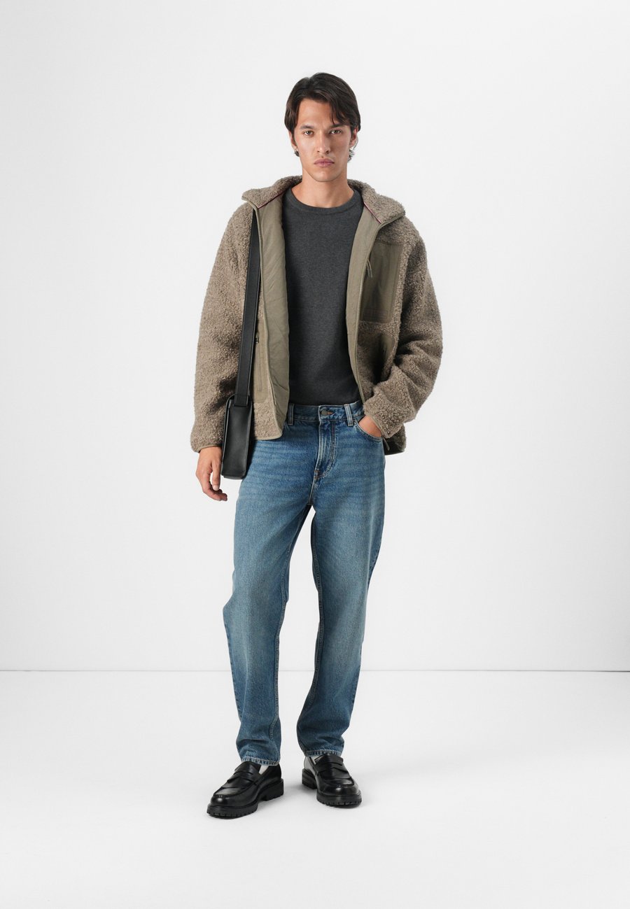 Флисовая куртка Tommy Hilfiger ZIP THROUGH UNISEX, Coastal Taupe/Taupe
Флисовая куртка Tommy Hilfiger ZIP THROUGH UNISEX, Coastal Taupe/Taupe