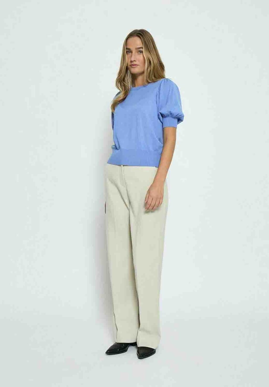 Базовая футболка LIVA Minus, синий
Базовая футболка LIVA Minus, синий