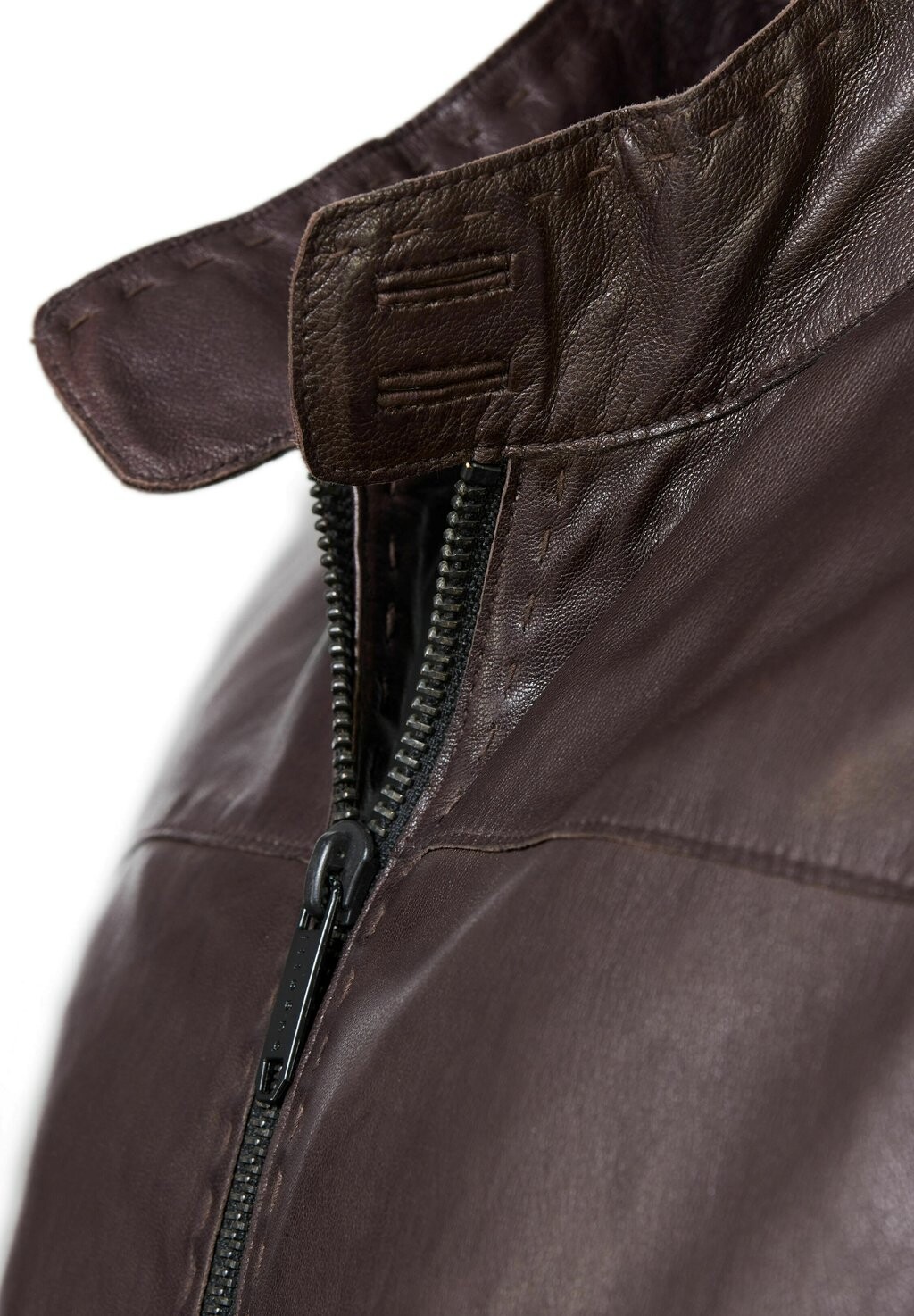 Кожаная куртка BULUCIO bugatti, темно-коричневый
Кожаная куртка BULUCIO bugatti, темно-коричневый