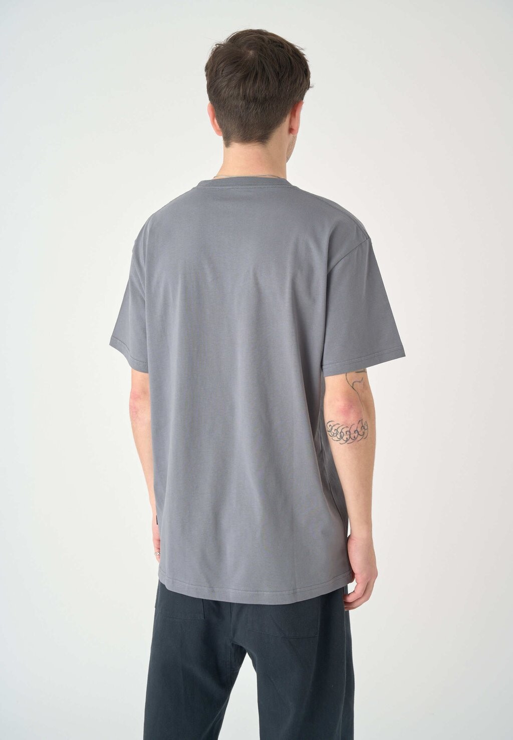 Футболка базовая Ligull Cleptomanicx, дым лавы
Футболка базовая Ligull Cleptomanicx, дым лавы