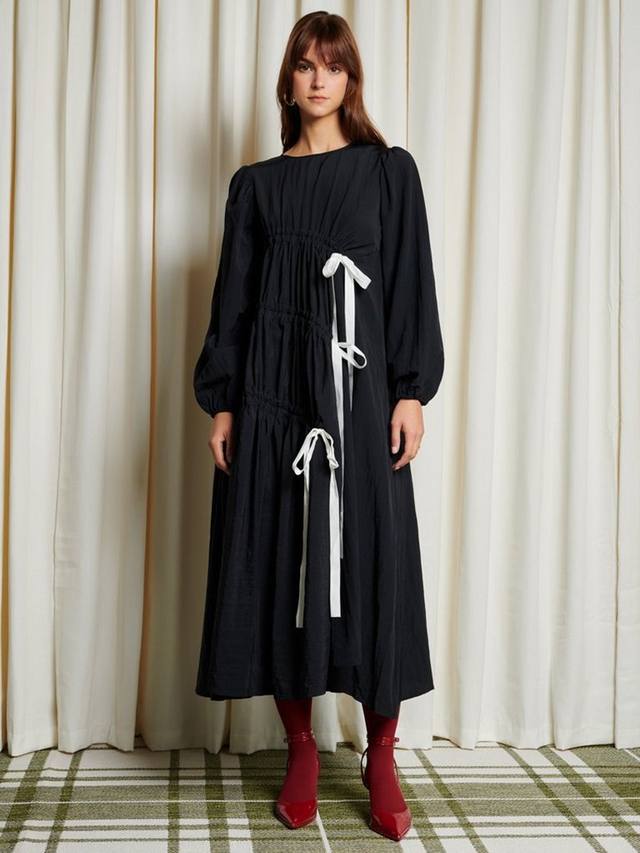 Миди-платье campbell с многоярусными рюшами GHOSPELL, черный
Миди-платье campbell с многоярусными рюшами GHOSPELL, черный