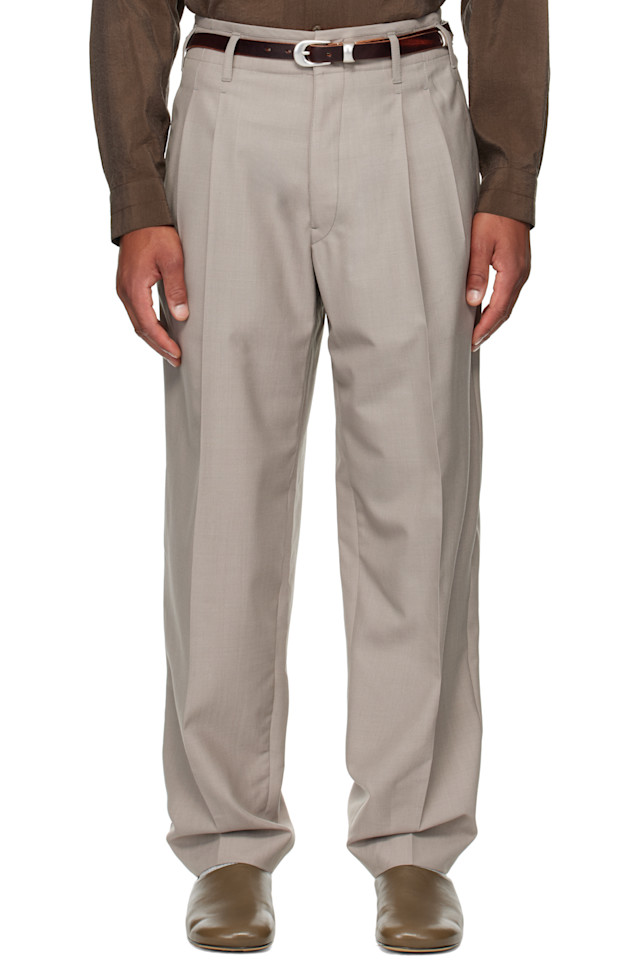 Lemaire Брюки в складку цвета таупе
Lemaire Брюки в складку цвета таупе