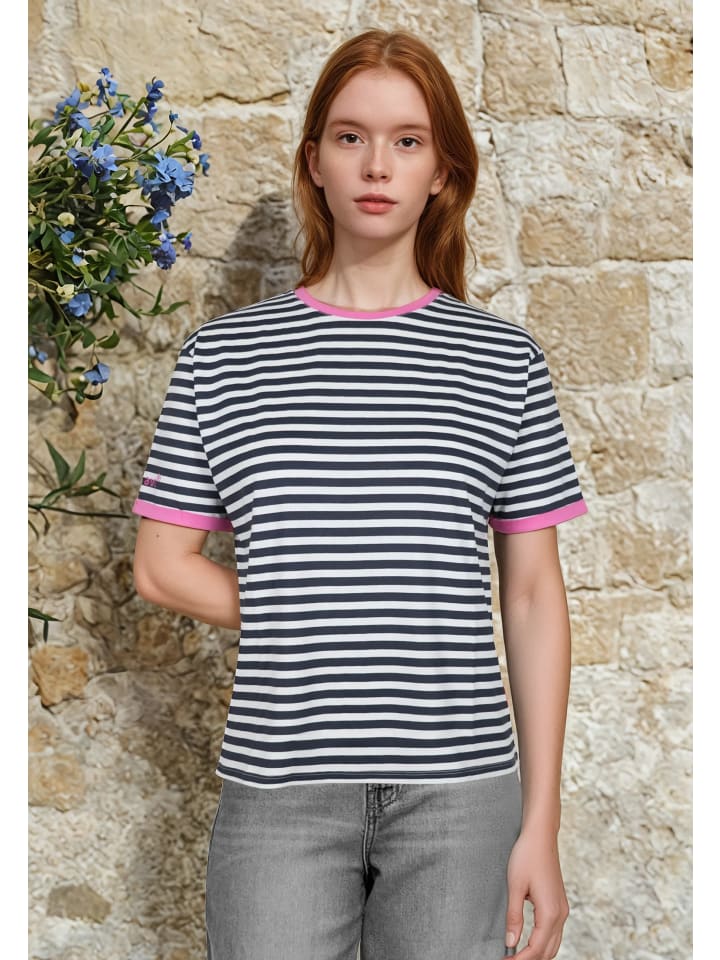 Футболка Salzhaut, цвет navy offwhite
Футболка Salzhaut, цвет navy offwhite