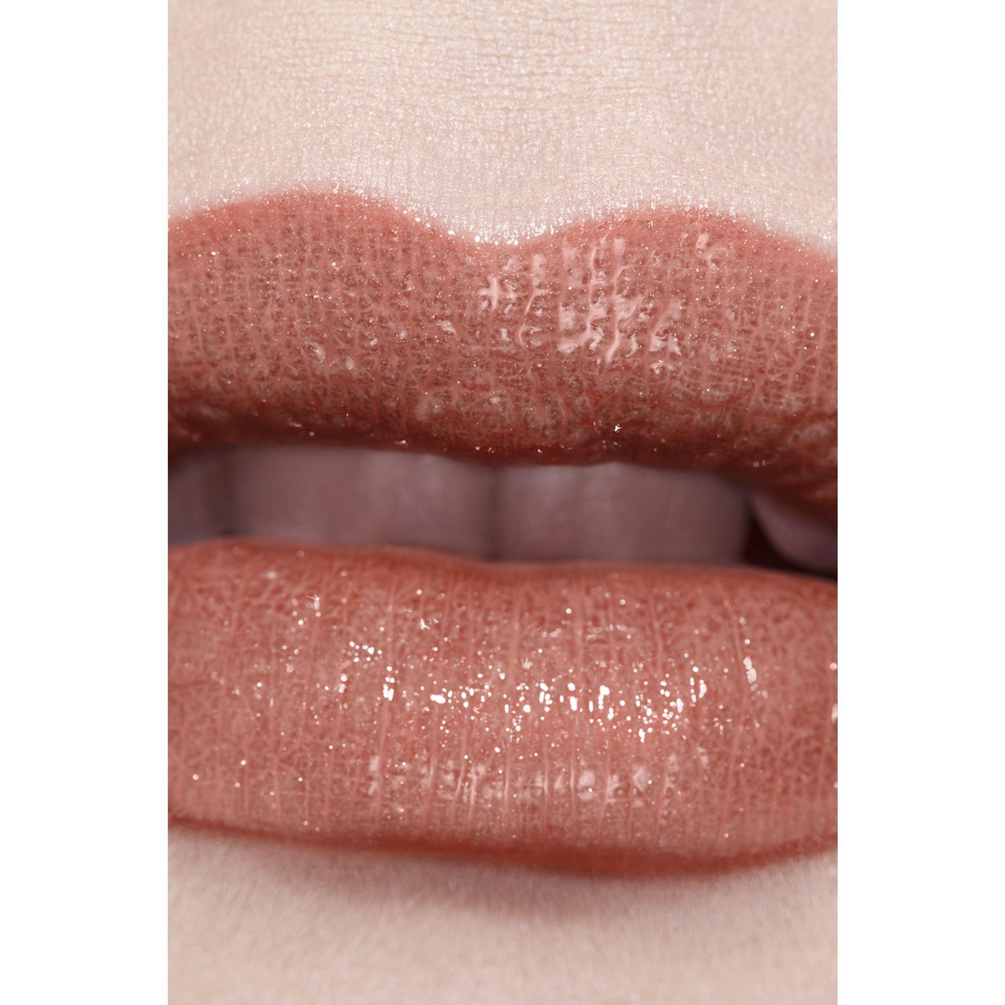 Увлажняющий тонирующий бальзам для губ ROUGE COCO BAUME SHINE - возможность наслаивания цвета. CHANEL, HONEY BLISS (nude)
Увлажняющий тонирующий бальзам для губ ROUGE COCO BAUME SHINE - возможность наслаивания цвета. CHANEL, HONEY BLISS (nude)