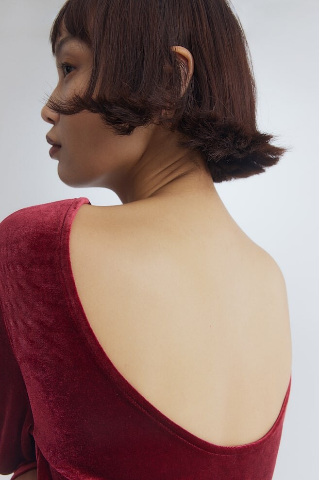 Велюровое платье mama с глубоким вырезом сзади H&M, красный
Велюровое платье mama с глубоким вырезом сзади H&M, красный