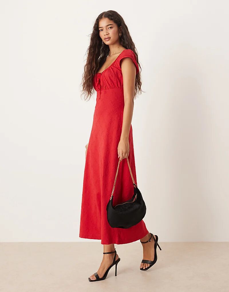 Платье-миди «Мелисса» с цветочной вышивкой от Nobody's Child в красном цвете
Платье-миди «Мелисса» с цветочной вышивкой от Nobody's Child в красном цвете