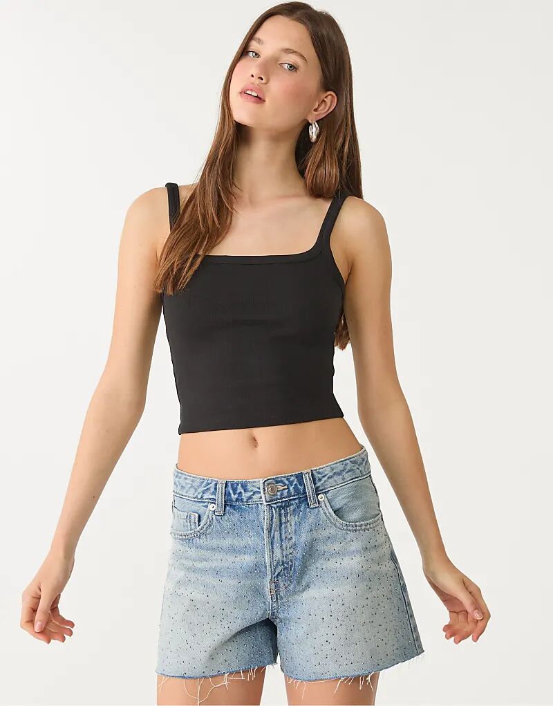 Шорты Stradivarius со стразами светло-голубого цвета
Шорты Stradivarius со стразами светло-голубого цвета