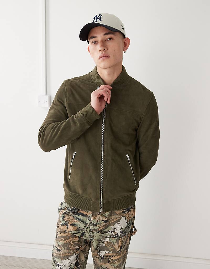 Barneys Originals Бомбер из козьей замши Barneys originals цвета хаки
Barneys Originals Бомбер из козьей замши Barneys originals цвета хаки