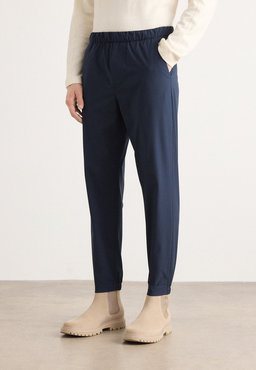 Спортивные штаны PULL ON Calvin Klein, темно-синий
Спортивные штаны PULL ON Calvin Klein, темно-синий