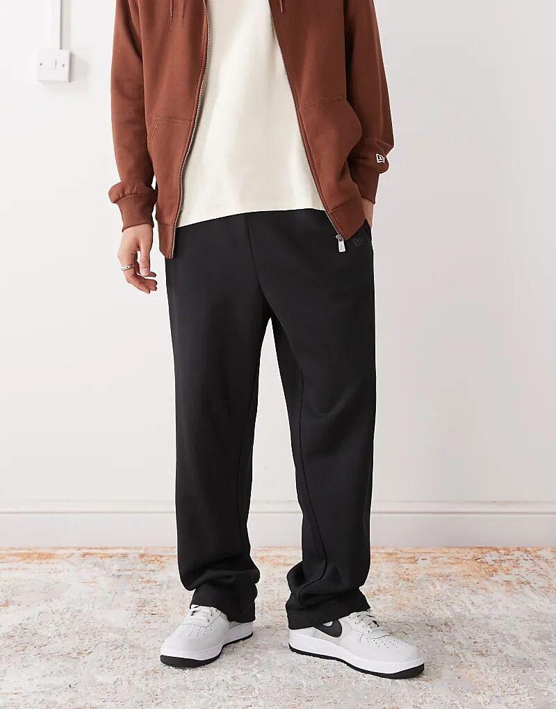 Прямые брюки-джоггеры New Era черного цвета
Прямые брюки-джоггеры New Era черного цвета