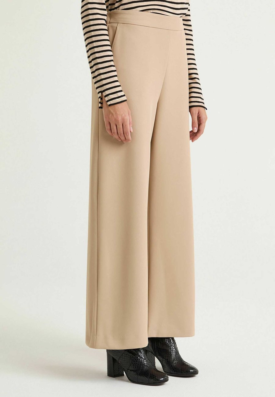 Брюки Maliparmi CADY , Taupe
Брюки Maliparmi CADY , Taupe