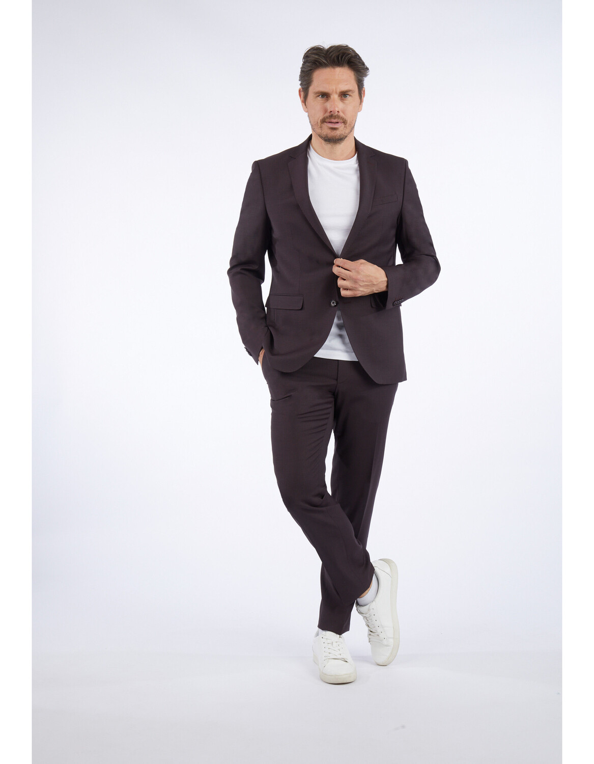 Тканевые брюки HECHTER PARIS Anzug, цвет oxblood
Тканевые брюки HECHTER PARIS Anzug, цвет oxblood