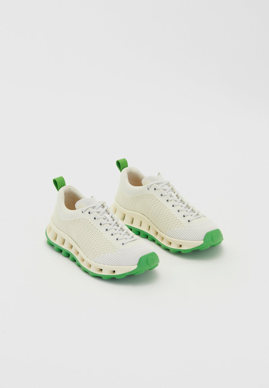 Кроссовки Camper SUNNEI PELOTISSIMA, White/Green/White
Кроссовки Camper SUNNEI PELOTISSIMA, White/Green/White