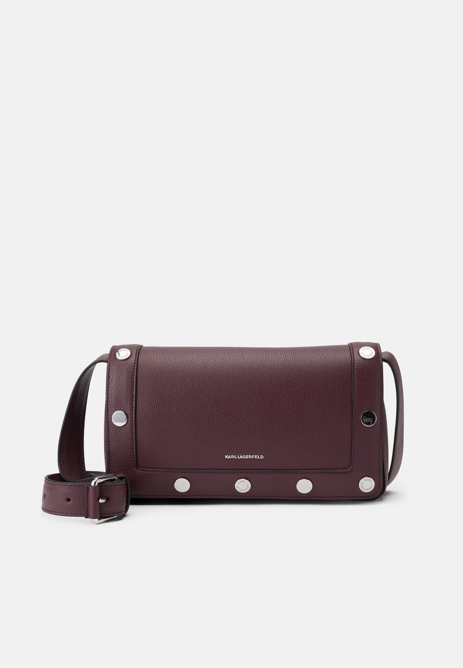 Сумка кросс-боди KARL LAGERFELD ROCKY MARAIS, Windsor Burgundy/Bordeaux
Сумка кросс-боди KARL LAGERFELD ROCKY MARAIS, Windsor Burgundy/Bordeaux