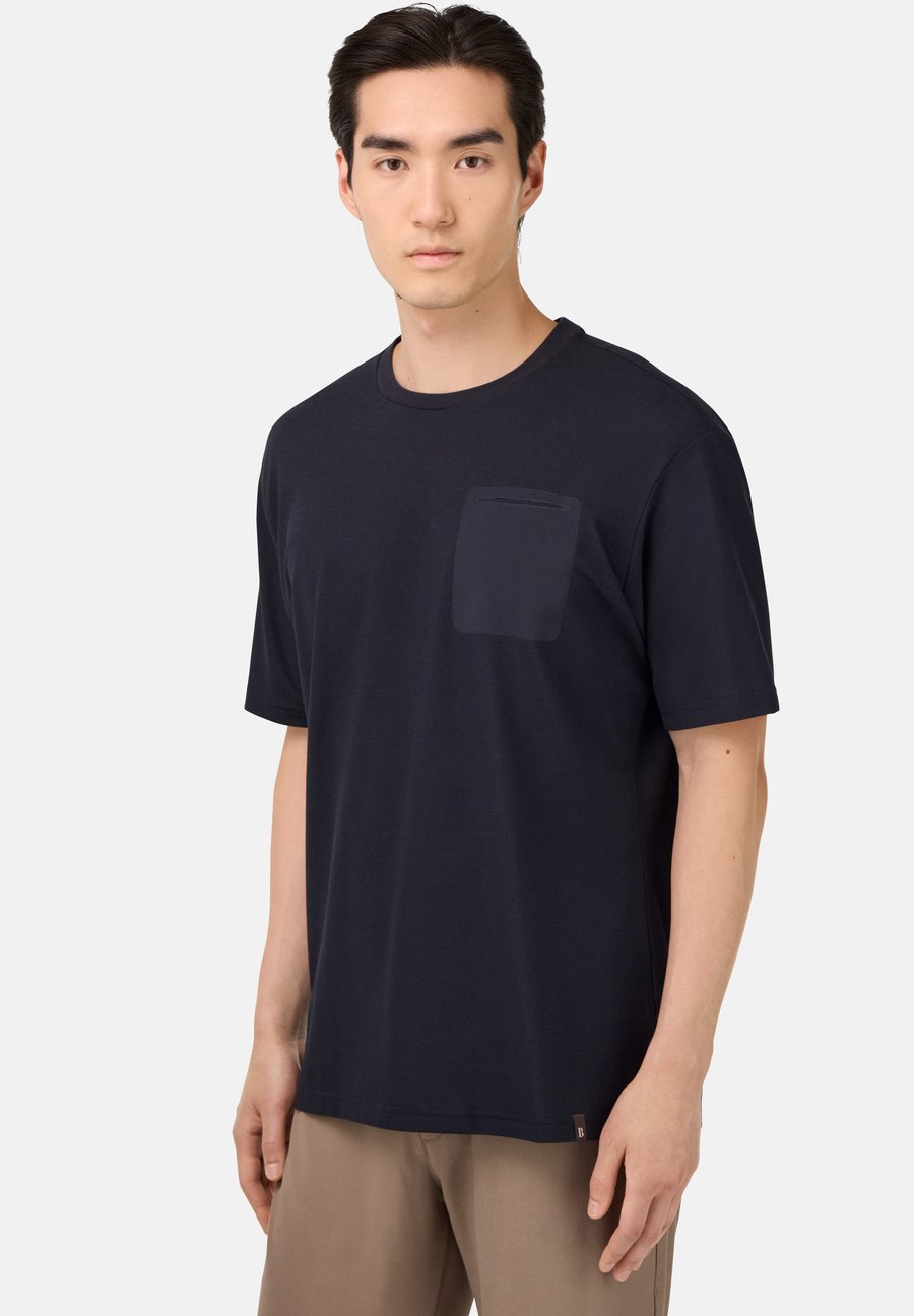 Футболка Boggi Milano TECH COOL JADE WITH POCKET, Navy Blue/Blue
Футболка Boggi Milano TECH COOL JADE WITH POCKET, Navy Blue/Blue