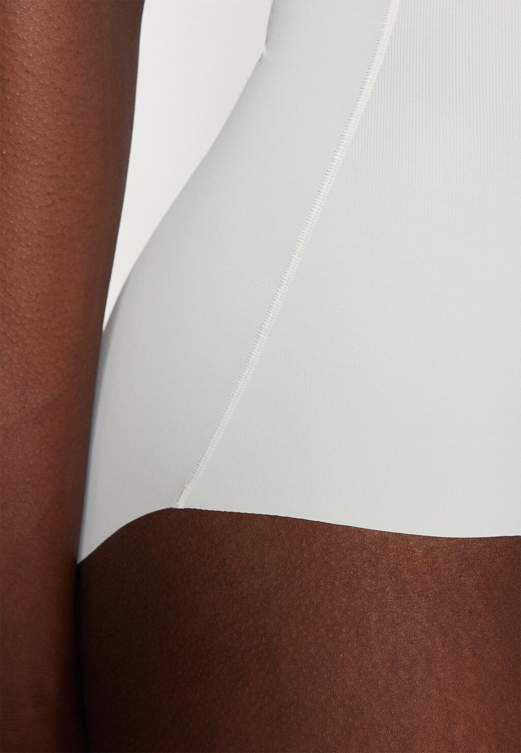 Трусы MAXI SEXY BRIEF MAGIC Bodyfashion, цвет Nude
Трусы MAXI SEXY BRIEF MAGIC Bodyfashion, цвет Nude