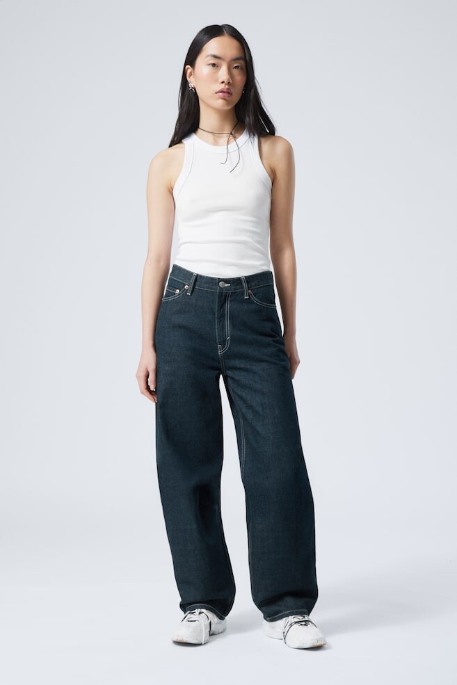 Свободные широкие джинсы Rail со средней посадкой Weekday, синий
Свободные широкие джинсы Rail со средней посадкой Weekday, синий