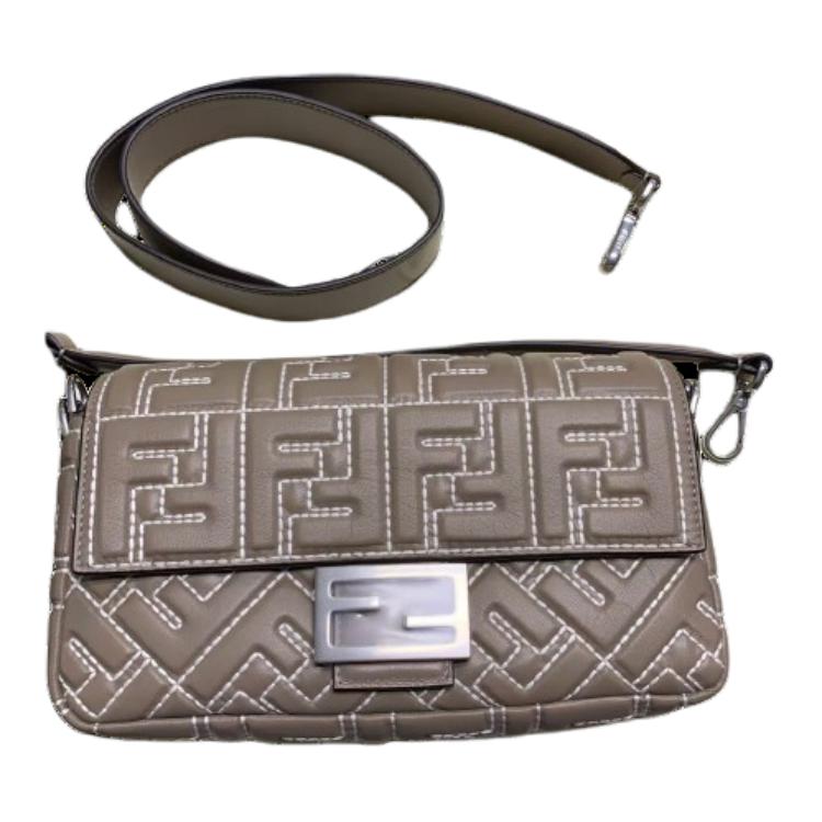 FENDI Сумка-сумка-багет из ягненка, средняя коричневая женская сумка через плечо
FENDI Сумка-сумка-багет из ягненка, средняя коричневая женская сумка через плечо