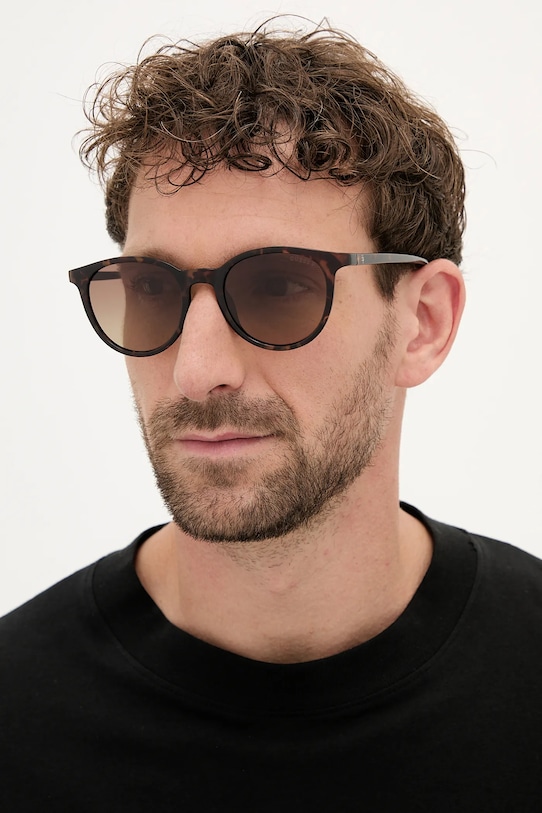 Солнцезащитные очки Guess, коричневый
Солнцезащитные очки Guess, коричневый