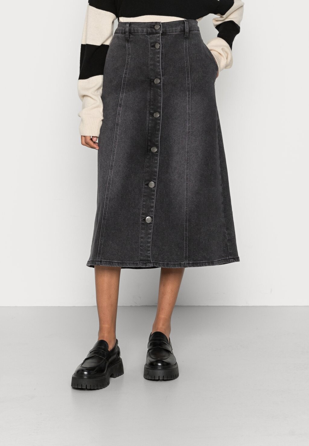 Топ Vaquera Culture ЮБКА MONJA, цвет black denim 
Топ Vaquera Culture ЮБКА MONJA, цвет black denim