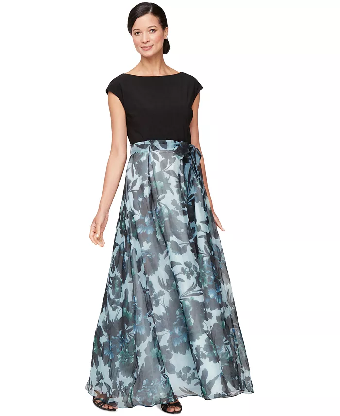 Маленькое платье с цветочным принтом и короткими рукавами SL Fashions, черный
Маленькое платье с цветочным принтом и короткими рукавами SL Fashions, черный