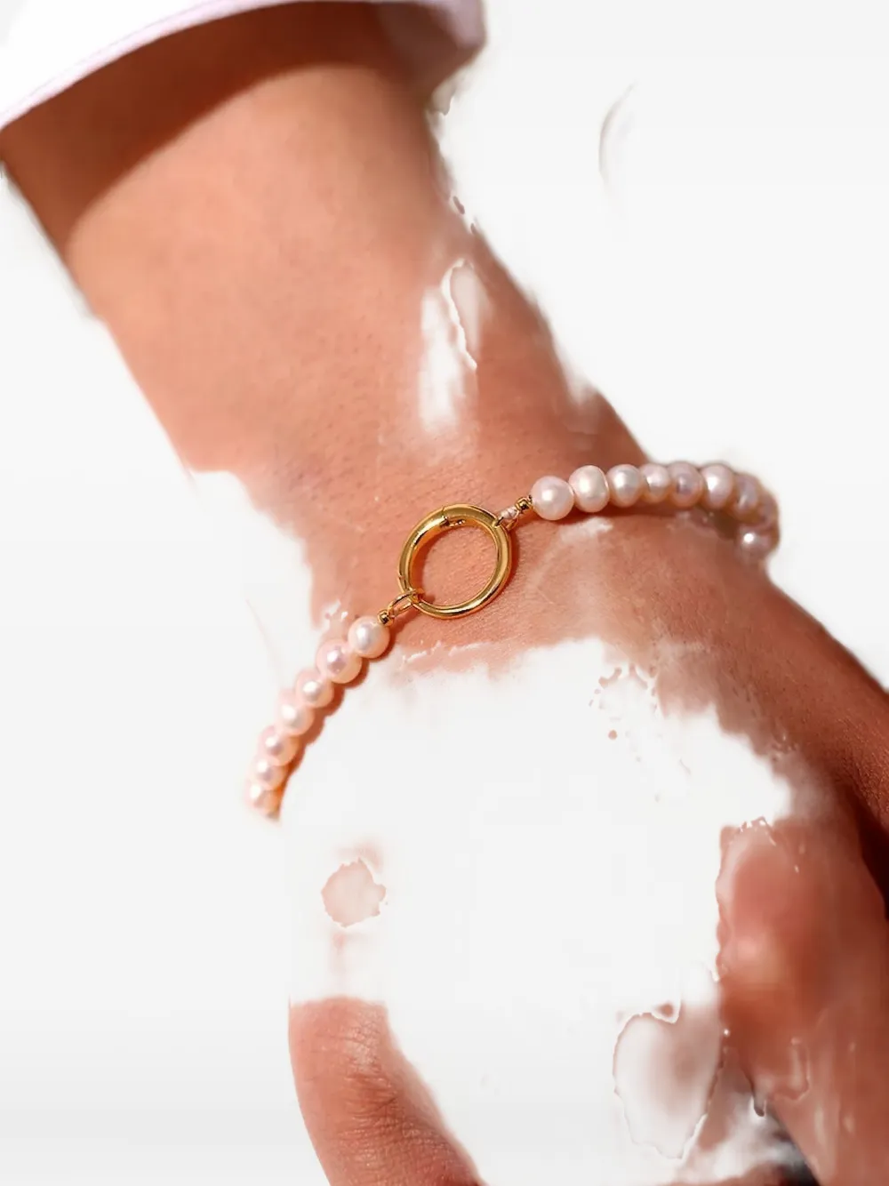 Жемчужный браслет Design letters, золотой
Жемчужный браслет Design letters, золотой