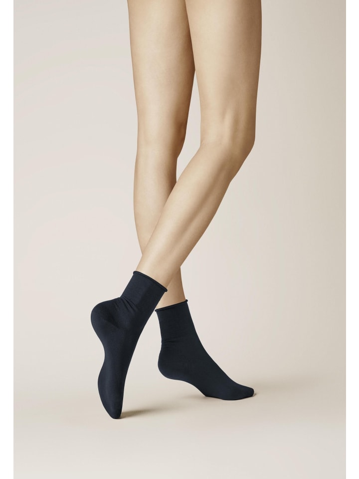Kunert Чувственные хлопковые носки с подвернутыми манжетами, темно-синего цвета
Kunert Чувственные хлопковые носки с подвернутыми манжетами, темно-синего цвета