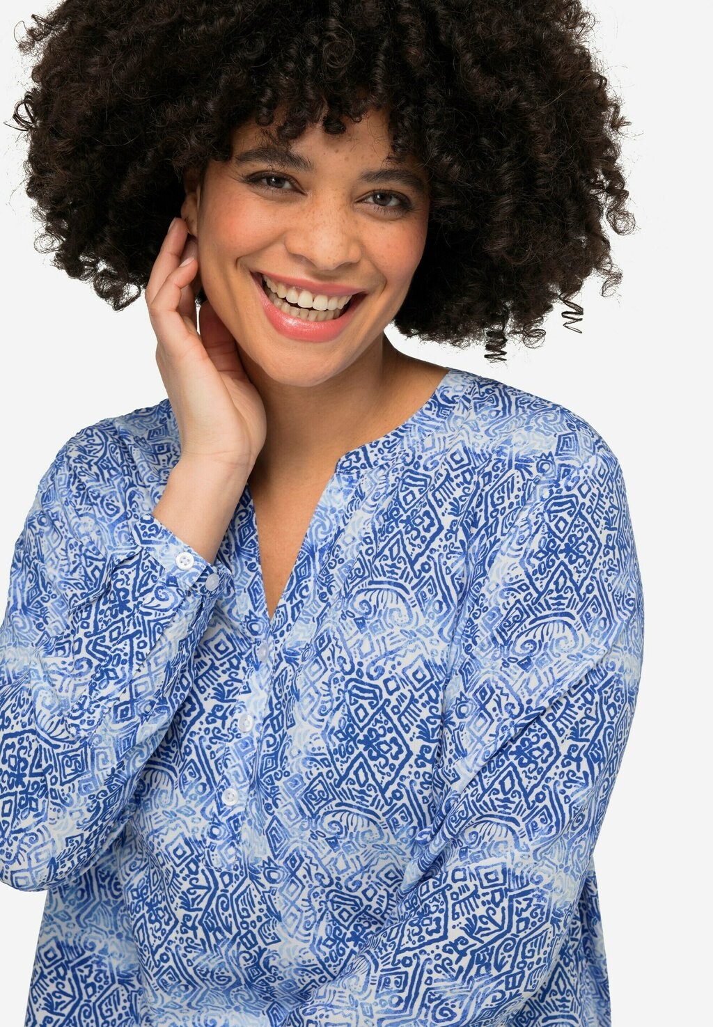 Блуза ALLOVERDRUCK AUSSCHNITT LANGARM Angel of Style, синий
Блуза ALLOVERDRUCK AUSSCHNITT LANGARM Angel of Style, синий