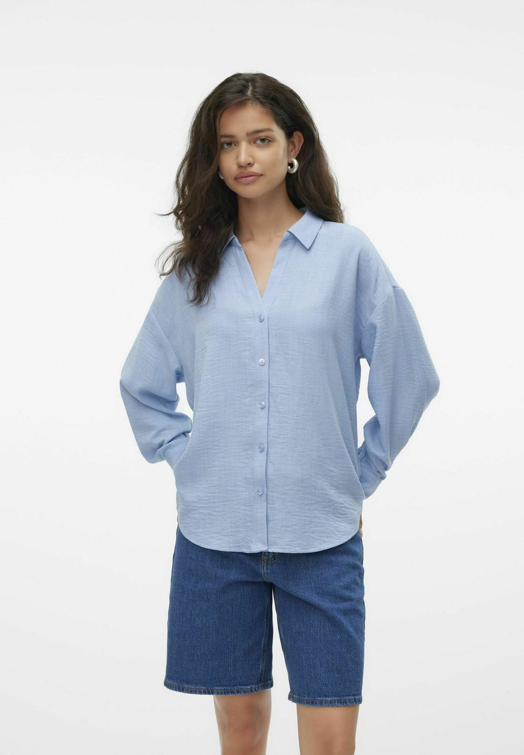 Блузка на пуговицах VMMELANEY Vero Moda, светло-голубой
Блузка на пуговицах VMMELANEY Vero Moda, светло-голубой