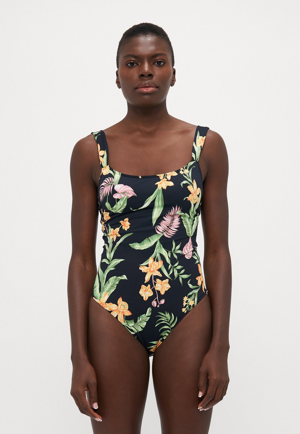 Купальник BEACH CLASSICS ONE PIECE Roxy, черный
Купальник BEACH CLASSICS ONE PIECE Roxy, черный