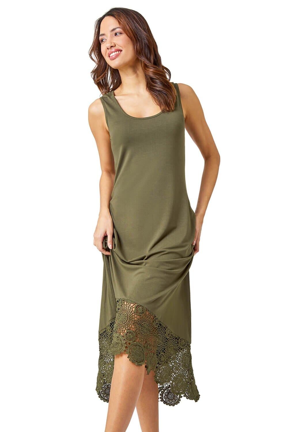 Эластичное платье-миди с вязанным крючком подолом Roman, коричневый
Эластичное платье-миди с вязанным крючком подолом Roman, коричневый