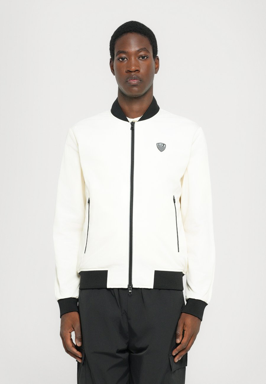 Куртка EA7 Emporio Armani TRAIN PREMIUM SHIELD JACKET, Vanilla Ice/Off-White
Куртка EA7 Emporio Armani TRAIN PREMIUM SHIELD JACKET, Vanilla Ice/Off-White