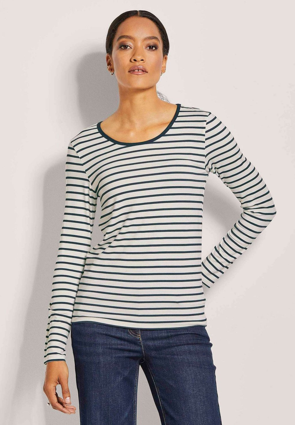 Топ с длинными рукавами MADELEINE, белый
Топ с длинными рукавами MADELEINE, белый