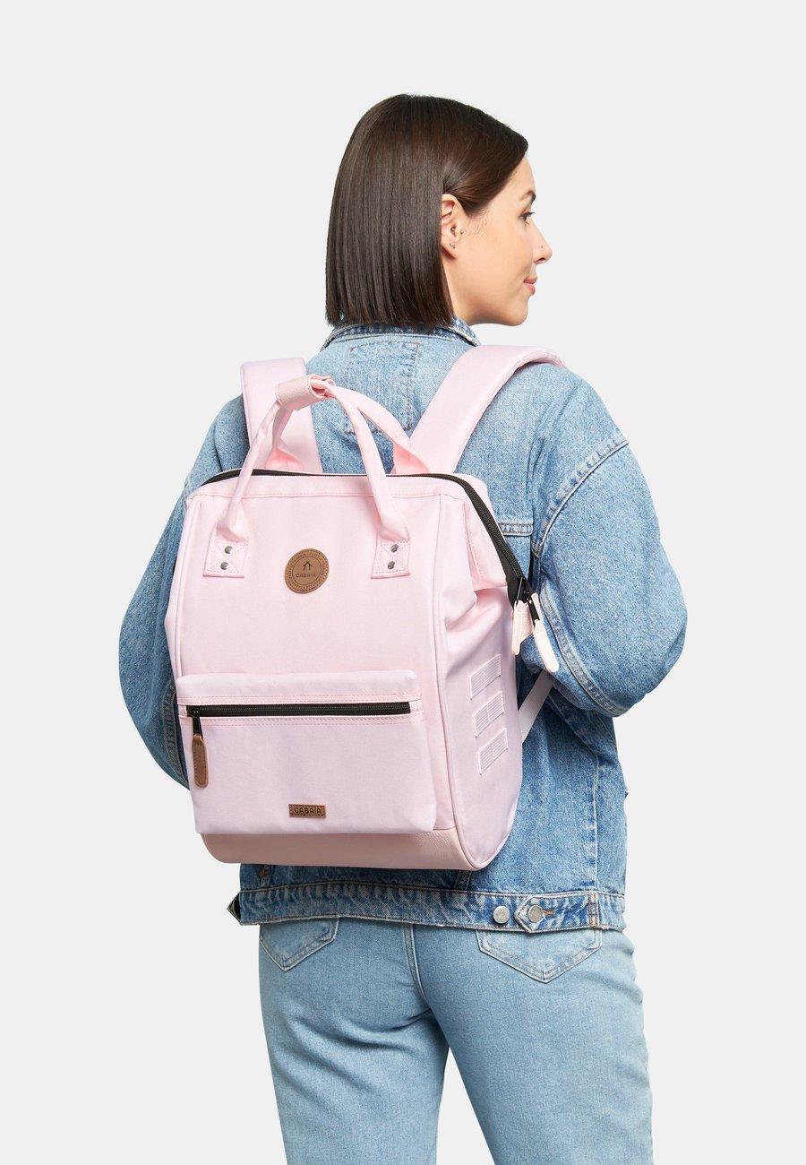 Рюкзак Cabaia ADVENTURER MEDIUM, Light Pink/Salmon
Рюкзак Cabaia ADVENTURER MEDIUM, Light Pink/Salmon