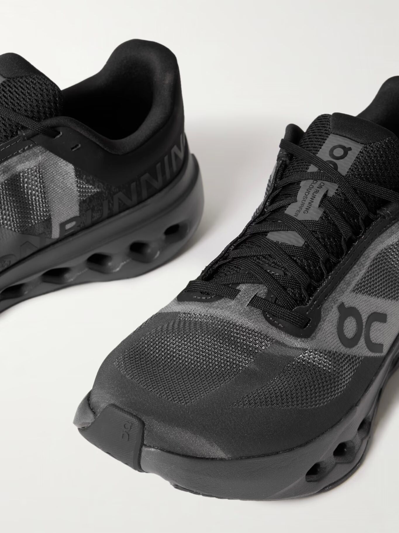 Кроссовки для бега Cloudsurfer Next с резиновой отделкой и сетчатой вставкой ON, черный
Кроссовки для бега Cloudsurfer Next с резиновой отделкой и сетчатой вставкой ON, черный