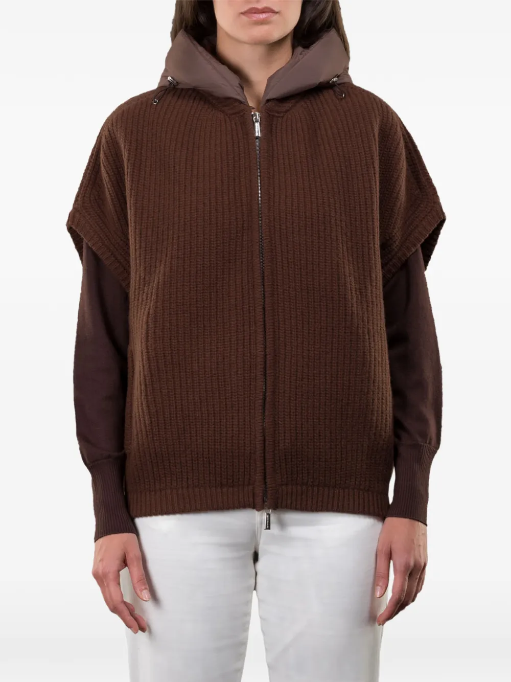 Кейп Amida с капюшоном и молнией Moorer, коричневый
Кейп Amida с капюшоном и молнией Moorer, коричневый