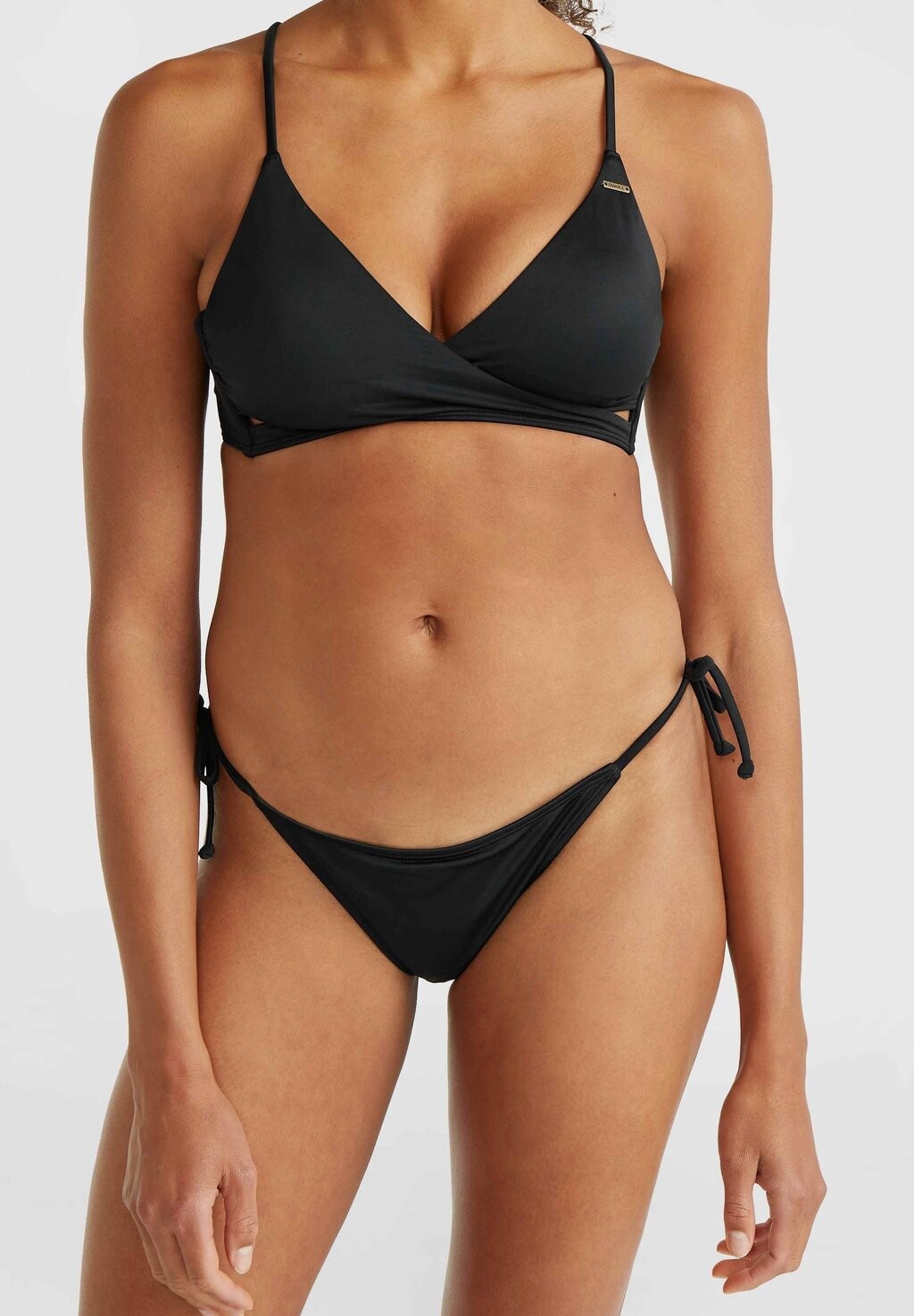 Плавки бикини BONDEY O'Neill, цвет black out
Плавки бикини BONDEY O'Neill, цвет black out