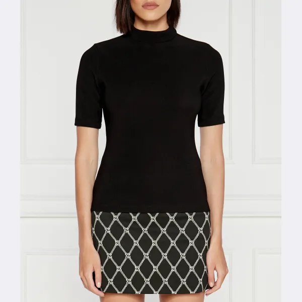 Топ приталенного кроя в стиле дагун Hugo, черный
Топ приталенного кроя в стиле дагун Hugo, черный