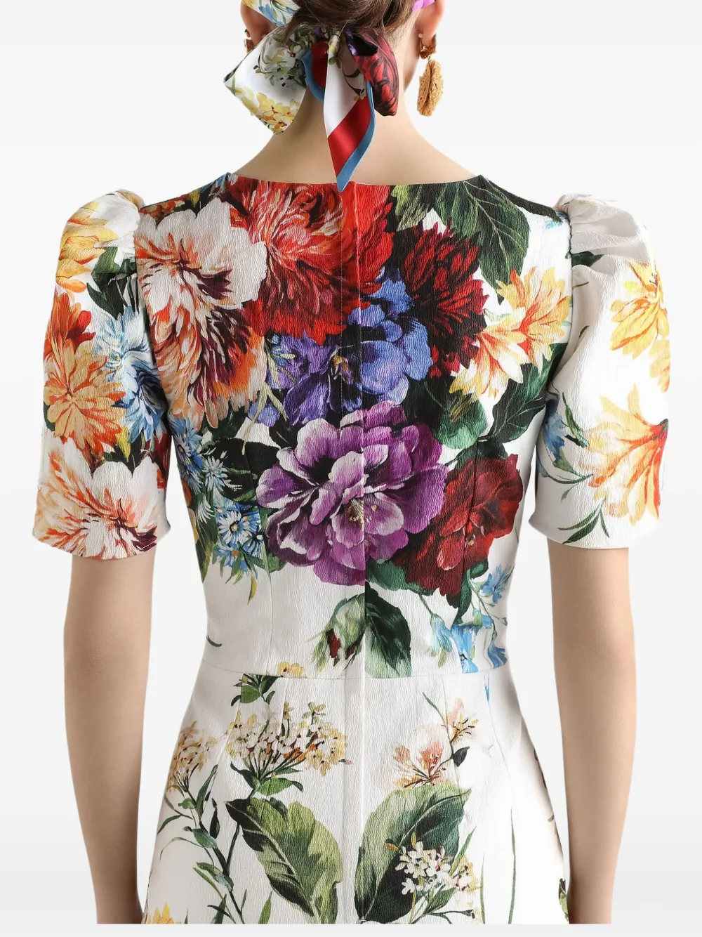Платье миди с цветочным принтом DOLCE & GABBANA, белый
Платье миди с цветочным принтом DOLCE & GABBANA, белый