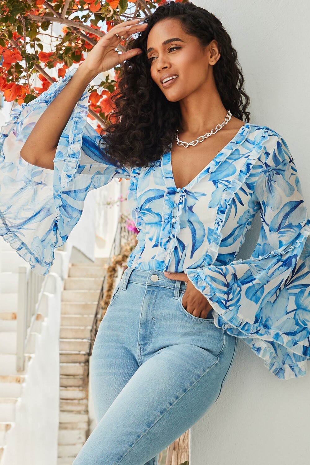 Блузка с цветочным принтом и оборками Sosandar, синий
Блузка с цветочным принтом и оборками Sosandar, синий