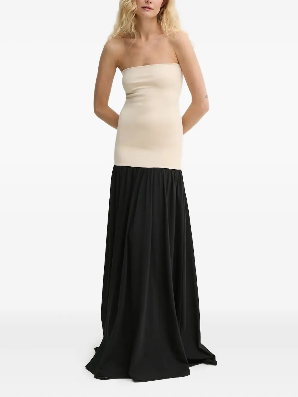 Платье без бретелек со сборками по низу BY MALENE BIRGER, черный
Платье без бретелек со сборками по низу BY MALENE BIRGER, черный