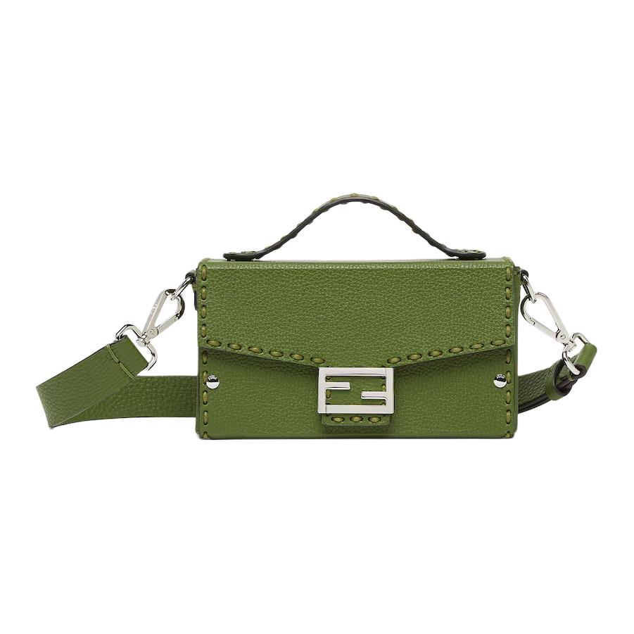 FENDI Кожаная наплечная сумка через плечо мужская зеленая
FENDI Кожаная наплечная сумка через плечо мужская зеленая