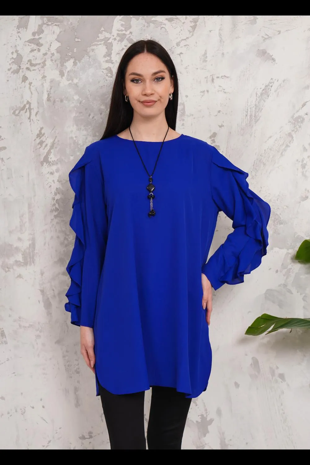 Туника свободного кроя оверсайз с длинными рукавами и рюшами HOXTON GAL, синий
Туника свободного кроя оверсайз с длинными рукавами и рюшами HOXTON GAL, синий