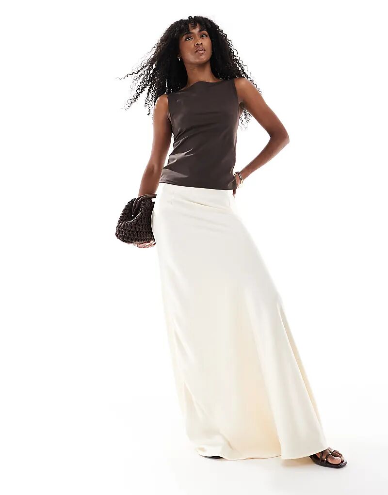 Юбка макси из атласа ASOS DESIGN с объемной драпировкой цвета устрицы
Юбка макси из атласа ASOS DESIGN с объемной драпировкой цвета устрицы