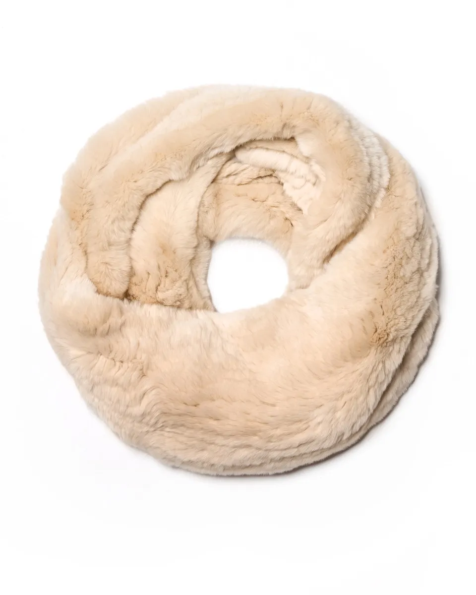 Шарф-бесконечность из вязаного меха рекса бежевого цвета Maximilian, кремовый
Шарф-бесконечность из вязаного меха рекса бежевого цвета Maximilian, кремовый