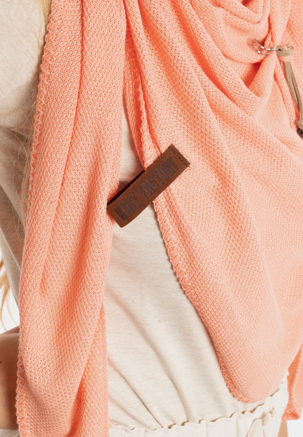 Шарф LOLA Knit Factory, абрикос 
Шарф LOLA Knit Factory, абрикос