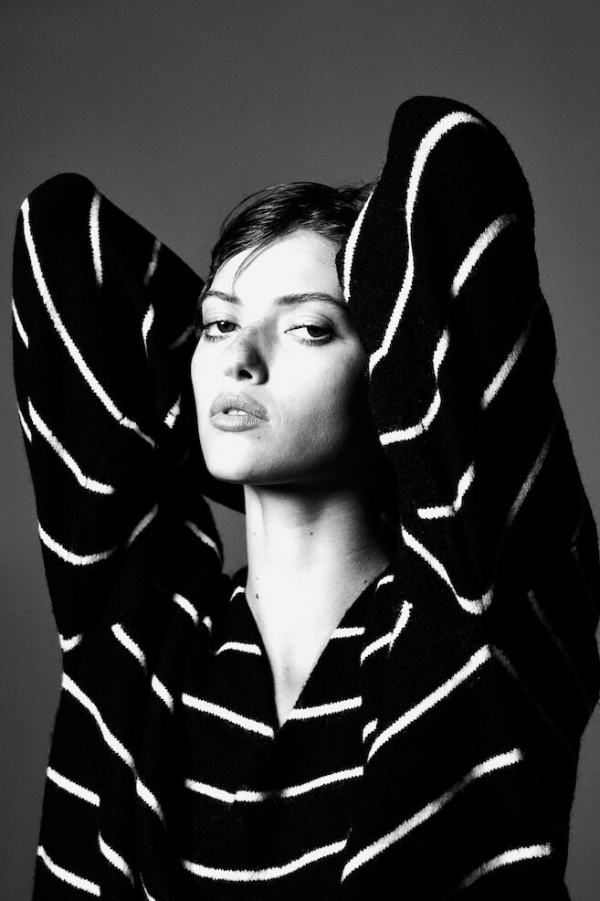 Свитер оверсайз H&M, черный
Свитер оверсайз H&M, черный