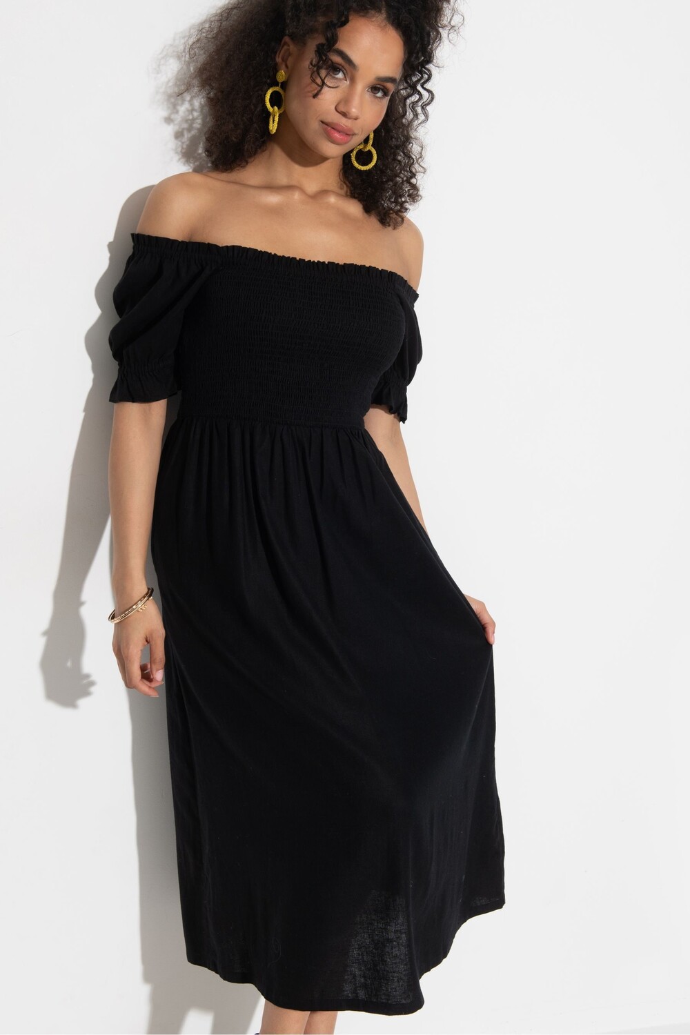 Платье миди из смесового льна с короткими рукавами и присборенным лифом Daisy Pour Moi, черный
Платье миди из смесового льна с короткими рукавами и присборенным лифом Daisy Pour Moi, черный