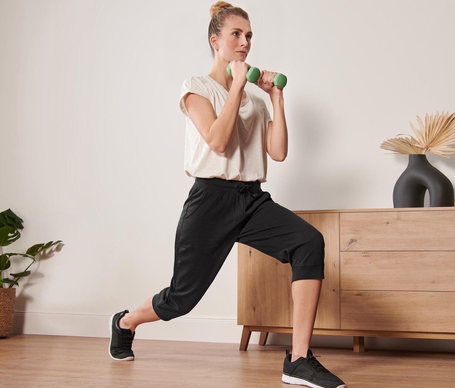 Спортивные брюки длиной 3/4 Tchibo, черный
Спортивные брюки длиной 3/4 Tchibo, черный