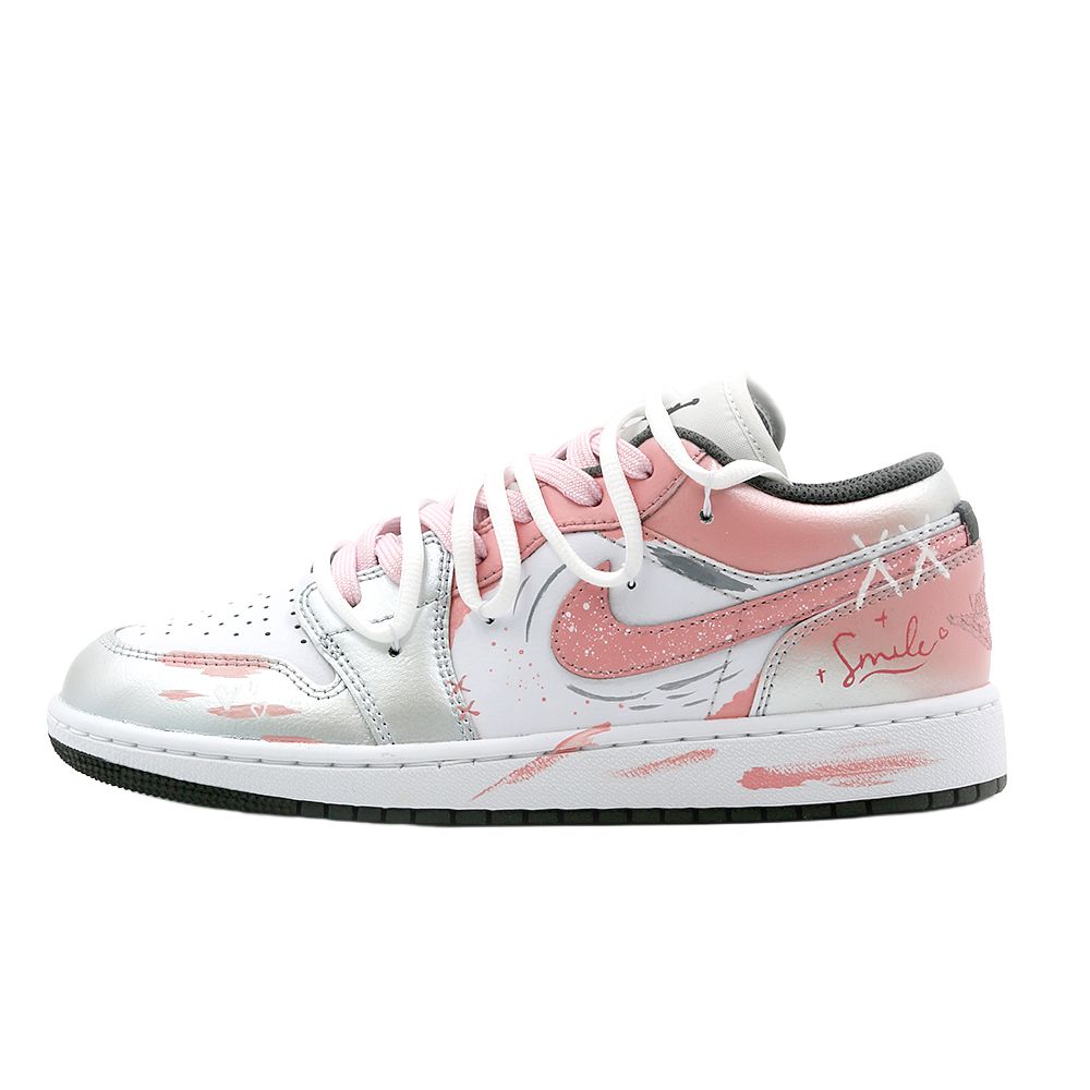 Детские баскетбольные кроссовки Air 1 Grade School Jordan, серебро
Детские баскетбольные кроссовки Air 1 Grade School Jordan, серебро